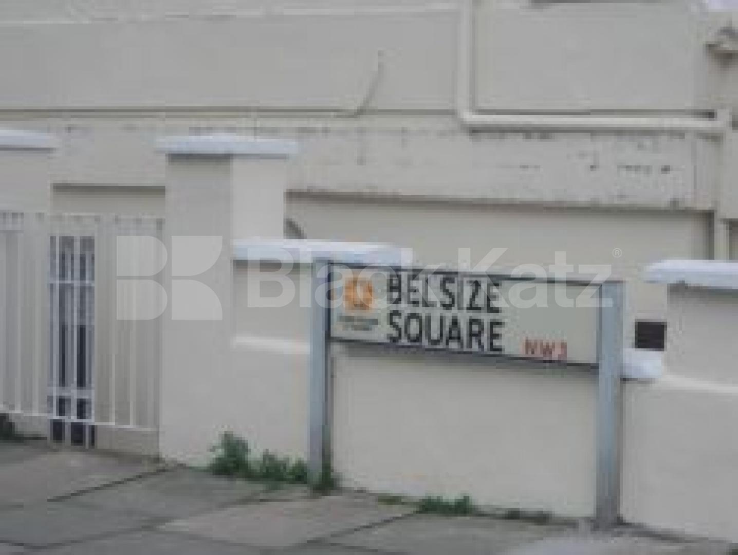 			VIEWINGS ESSENTIAL, Studio Apartment, 1 bath, 1 reception Flat			 Belsize Square, BELSIZE PARK NW3